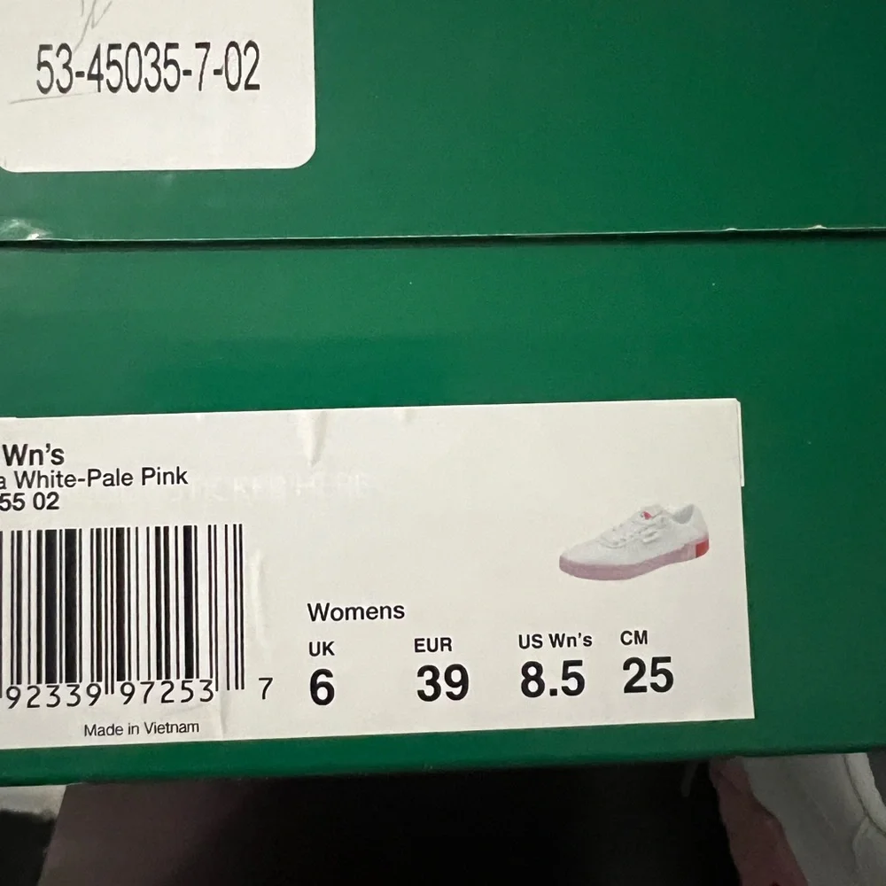 Women’s Puma - Picture 3 of 10